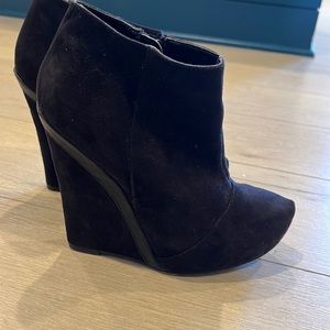 Black Aldo wedge boots